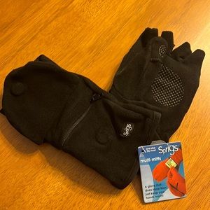 NWT-Sprigs Mutli-mitts black fleece gloves one size fits most